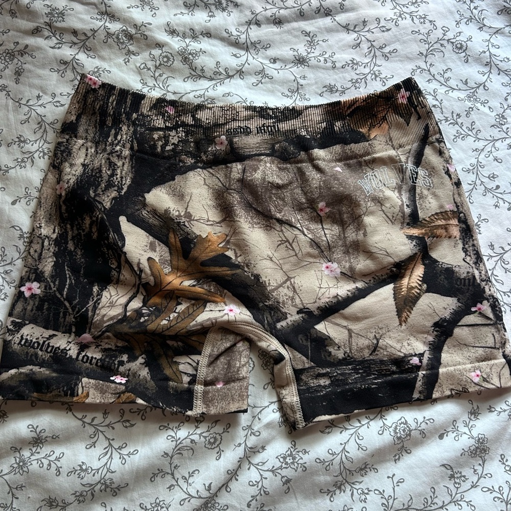 DARC SPORT Camo Shorts